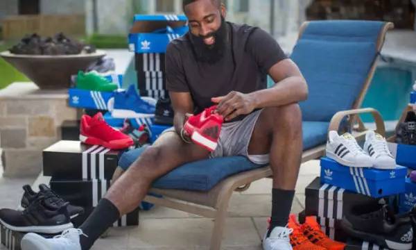 葡萄牙总统为C罗发声：天才都有自己的性格，我们欠他太多（葡萄牙总统力挺C罗：天才各有个性，我们欠他良多）