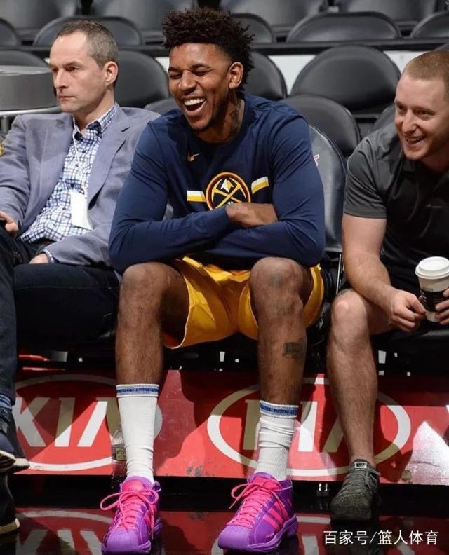 太阳报：二手世界杯球票抽成15%，国际足联亲自下场当黄牛（太阳报：FIFA亲自介入世界杯二手票交易，收取15%提成）