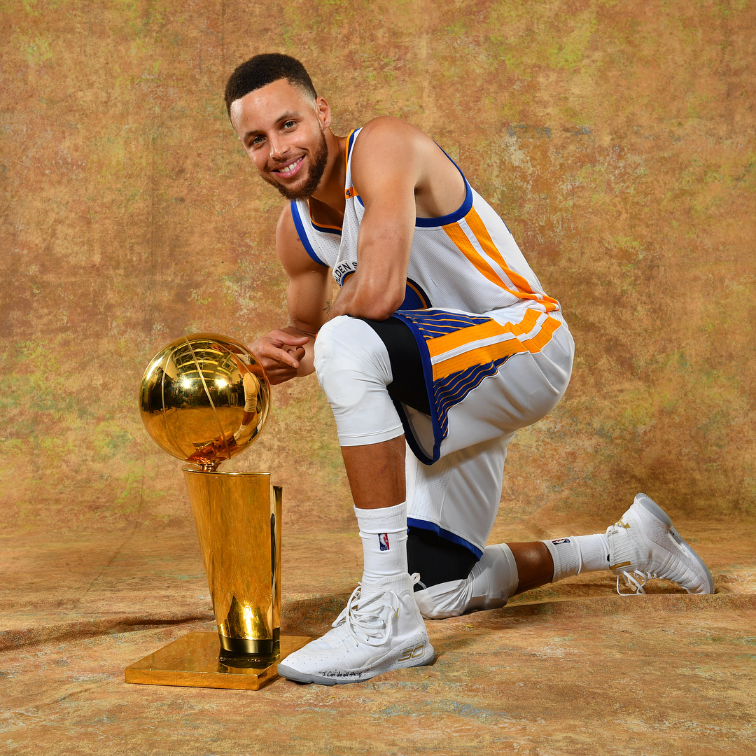 奥尼尔是NBA扣篮次数最多的球员，达到了4250次（奥尼尔以4250次扣篮位居NBA历史榜首）