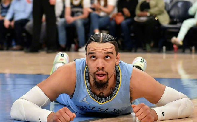 篮球篮网球迷为球队送上支持横幅（篮网队球迷打出应援横幅为球队助威）