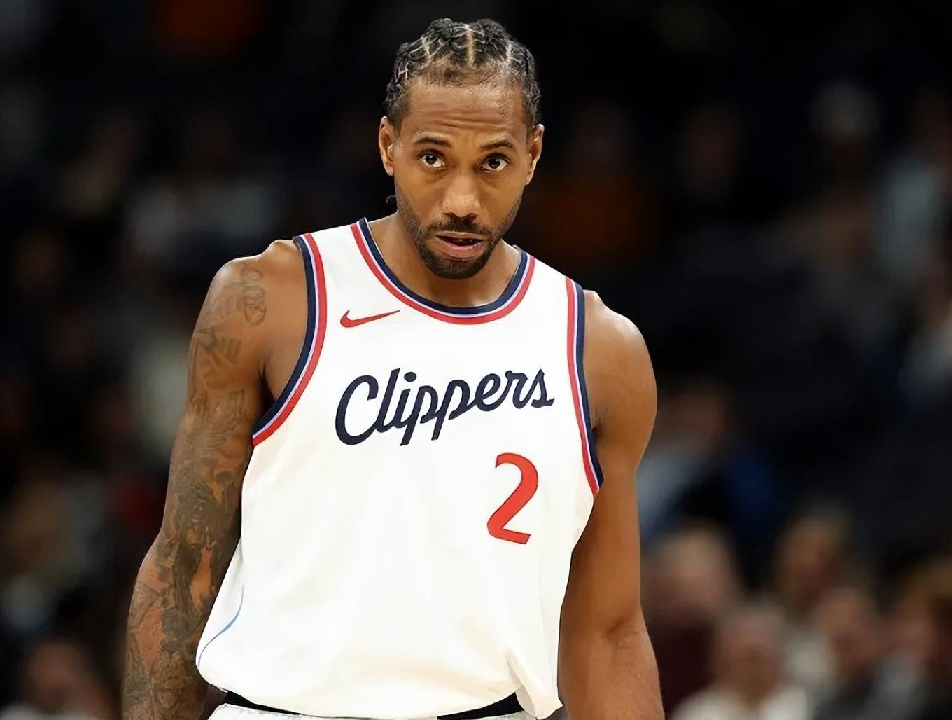 海港夺冠真相曝光！穆斯卡特硬刚挖角+3大对手集体送人头（海港称王内幕揭晓！穆斯卡特强硬回击挖角，三大对手集体失误送礼）