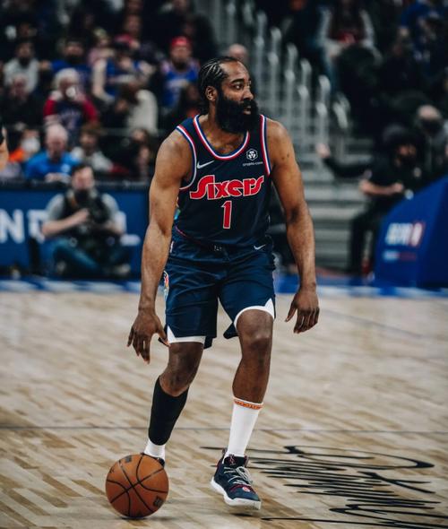 埃永：我从小到大最常看切尔西比赛，为切尔西效力是我的梦想（埃永：自幼常看蓝军比赛，披上切尔西战袍是我的梦想）