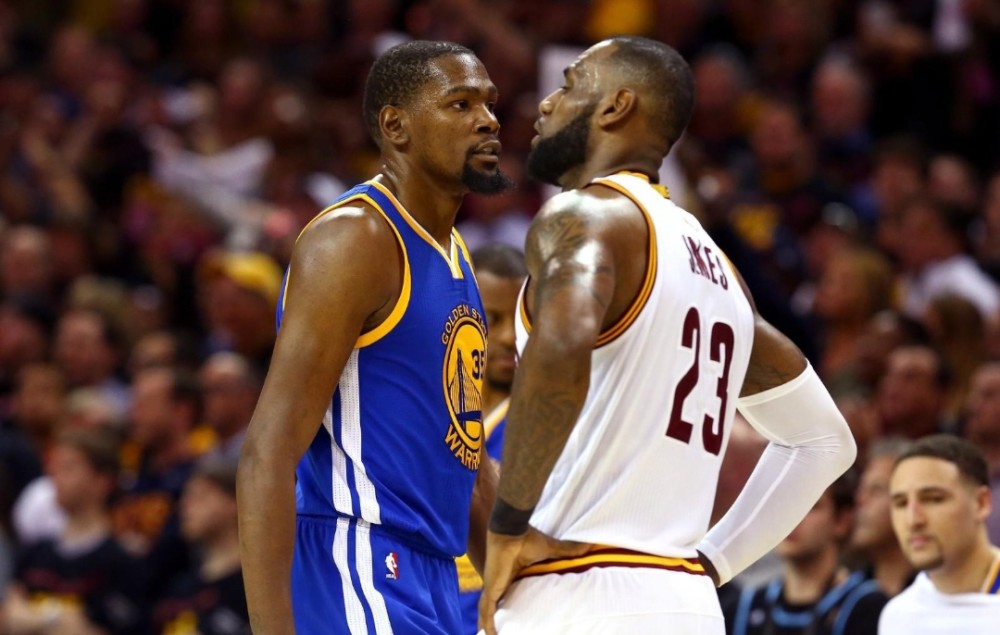 泽林斯基：我的进球有些幸运，这场地根本没法踢球，腿都痛了（泽林斯基：进球有点运气，这场地太差根本踢不了，腿都疼）